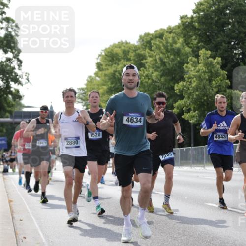 29.06.2025 - hella hamburg halbmarathon Jannik Wohlers http://msf.ph/oto/8222306 29.06.2025 09:51:08 Lombardsbrücke 1136, 1520, 1570, 1903, 1912, 1920, 2880, 2972, 3523, 4297, 4634, 4759, 4843, 4865, 4999, 5375, 5410, 7105, 7363, 8871, 9114, 9364, 10480, 10669, 11049, 11417, 11959, 13196, 13479, 14201, 14210, 14722, 15383, 15424, 15542, 15828, 15857, 15862, 16281, 16656, 16660, 17381, 17382, 17724, 18013, 18539, 18764, 18868, 18970 meine-sportfotos.de