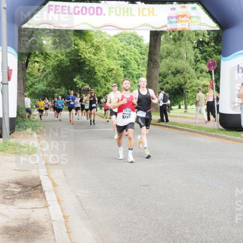 29.06.2025 - hella hamburg halbmarathon MichiJ http://msf.ph/oto/8222471 29.06.2025 10:24:36 Zwischen KM18-KM19 6704, 10477, 11120, 13798, 15348, 15621 meine-sportfotos.de
