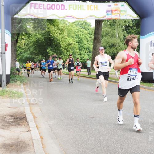 29.06.2025 - hella hamburg halbmarathon MichiJ http://msf.ph/oto/8222555 29.06.2025 10:24:38 Zwischen KM18-KM19 6704, 10477, 11120, 13798, 14622, 15348, 15931 meine-sportfotos.de