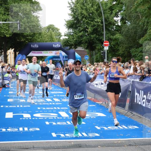 29.06.2025 - hella hamburg halbmarathon Zöllner http://msf.ph/oto/8222586 29.06.2025 10:52:31 Ziel 3715, 7178, 7232, 8371, 8661, 9145, 9876, 11791, 13015, 13211, 14561, 15144, 15980, 17997 meine-sportfotos.de
