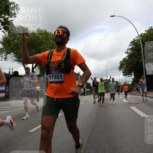 29.06.2025 - hella hamburg halbmarathon Yannick Fuchs http://msf.ph/oto/8222591 29.06.2025 10:46:11 20KM 2287, 2397, 2595, 4140, 4557, 4837, 5032, 5093, 5399, 5482, 6390, 7130, 7312, 7409, 7724, 7732, 8139, 8661, 8977, 9082, 9093, 9145, 9876, 10115, 11459, 11551, 12367, 12580, 13047, 13051, 13327, 14122, 14300, 14561, 15001, 15275, 15356, 15427, 15506, 15727, 15829, 15831, 16003, 16179, 16357, 16591, 17997, 18801, 18982 meine-sportfotos.de