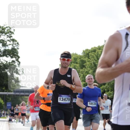 29.06.2025 - hella hamburg halbmarathon Jannik Wohlers http://msf.ph/oto/8222595 29.06.2025 09:51:10 Lombardsbrücke 1520, 1570, 1903, 1912, 1920, 2880, 2972, 3523, 4297, 4634, 4759, 4843, 4865, 4991, 4999, 5375, 5410, 6490, 7105, 7363, 8871, 9114, 9364, 10480, 10669, 11049, 11417, 11959, 13196, 13479, 14722, 15383, 15424, 15542, 15828, 15857, 16281, 16656, 16660, 17381, 17382, 17724, 18013, 18539, 18764, 18868, 18970 meine-sportfotos.de