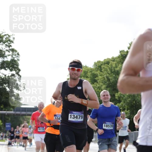 29.06.2025 - hella hamburg halbmarathon Jannik Wohlers http://msf.ph/oto/8222613 29.06.2025 09:51:10 Lombardsbrücke 1520, 1570, 1903, 1912, 1920, 2880, 2972, 3523, 4297, 4634, 4759, 4843, 4865, 4991, 4999, 5375, 5410, 6490, 7105, 7363, 8871, 9114, 9364, 10480, 10669, 11049, 11417, 11959, 13196, 13479, 14722, 15383, 15424, 15542, 15828, 15857, 16281, 16656, 16660, 17381, 17382, 17724, 18013, 18539, 18764, 18868, 18970 meine-sportfotos.de
