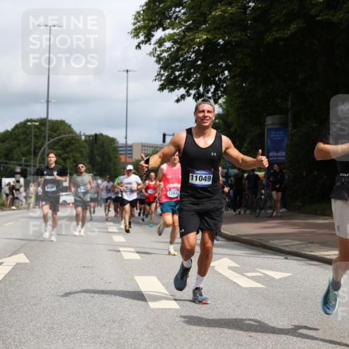 29.06.2025 - hella hamburg halbmarathon Yannick Fuchs http://msf.ph/oto/8222692 29.06.2025 10:33:10 20KM 1710, 2262, 2296, 2719, 2745, 2849, 3014, 3431, 4148, 5091, 5248, 6095, 6684, 7110, 8091, 9403, 10218, 11049, 11281, 11282, 11379, 12137, 12915, 13755, 14688, 14905, 15372, 16075, 16280, 17154, 17623, 17722, 18761, 19004, 19151 meine-sportfotos.de