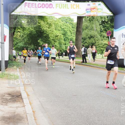 29.06.2025 - hella hamburg halbmarathon MichiJ http://msf.ph/oto/8222752 29.06.2025 10:24:39 Zwischen KM18-KM19 6704, 10477, 11120, 13798, 14622, 15348, 15931 meine-sportfotos.de