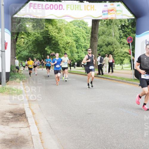29.06.2025 - hella hamburg halbmarathon MichiJ http://msf.ph/oto/8222801 29.06.2025 10:24:39 Zwischen KM18-KM19 6704, 10477, 11120, 13798, 14622, 15348, 15931 meine-sportfotos.de