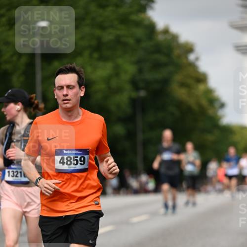 29.06.2025 - hella hamburg halbmarathon Dr. Thomas Lammeyer http://msf.ph/oto/8222847 29.06.2025 10:13:02 Kennedybrücke 1147, 1823, 2427, 2978, 3762, 4592, 4859, 5885, 6674, 7198, 9297, 9718, 9823, 9951, 9958, 10035, 10092, 10194, 10609, 10857 meine-sportfotos.de