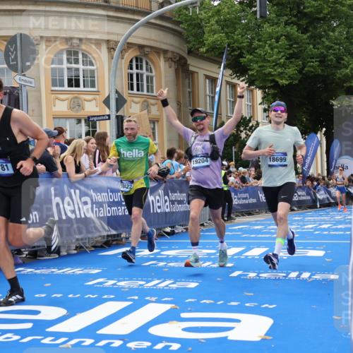 29.06.2025 - hella hamburg halbmarathon Strokosch-Dieckow http://msf.ph/oto/8223096 29.06.2025 10:29:38 Ziel 6781, 7186, 8784, 13374, 16818, 18422, 18699, 19204 meine-sportfotos.de