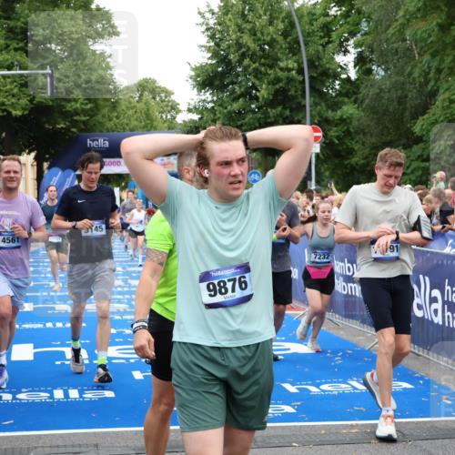 29.06.2025 - hella hamburg halbmarathon Zöllner http://msf.ph/oto/8223125 29.06.2025 10:52:36 Ziel 2670, 3715, 3952, 6561, 6562, 7178, 7232, 9145, 9739, 11689, 11791, 12450, 13051, 13301, 14561, 15001, 15980, 18982 meine-sportfotos.de