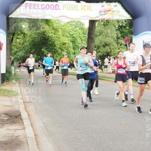 29.06.2025 - hella hamburg halbmarathon MichiJ http://msf.ph/oto/8223169 29.06.2025 10:48:56 Zwischen KM18-KM19 1674, 4095, 6674, 6752, 8045, 8478, 9928, 10766, 11670, 11968, 13699, 13868, 14456, 15859, 16654, 17136, 19242 meine-sportfotos.de