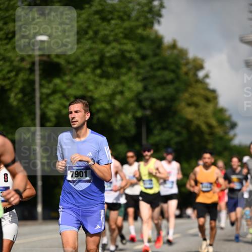 29.06.2025 - hella hamburg halbmarathon Dr. Thomas Lammeyer http://msf.ph/oto/8223182 29.06.2025 09:49:50 Kennedybrücke 1344, 1889, 2243, 3809, 3843, 3955, 4477, 4944, 5042, 5048, 7534, 7628, 7901, 8956, 10298, 10865, 10927, 10929, 11230, 11304 meine-sportfotos.de