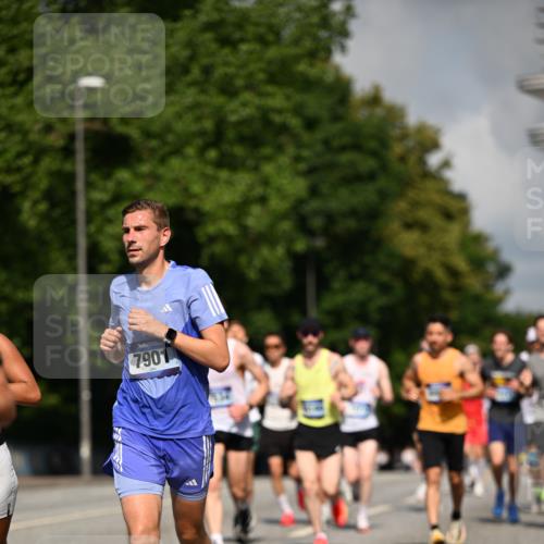 29.06.2025 - hella hamburg halbmarathon Dr. Thomas Lammeyer http://msf.ph/oto/8223205 29.06.2025 09:49:50 Kennedybrücke 1344, 1889, 2243, 3809, 3843, 3955, 4477, 4944, 5042, 5048, 7534, 7628, 7901, 8956, 10298, 10865, 10927, 10929, 11230, 11304 meine-sportfotos.de