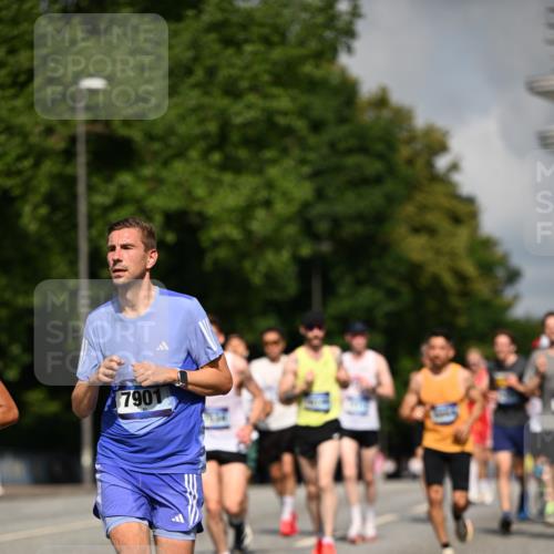 29.06.2025 - hella hamburg halbmarathon Dr. Thomas Lammeyer http://msf.ph/oto/8223236 29.06.2025 09:49:50 Kennedybrücke 1344, 1889, 2243, 3809, 3843, 3955, 4477, 4944, 5042, 5048, 7534, 7628, 7901, 8956, 10298, 10865, 10927, 10929, 11230, 11304 meine-sportfotos.de