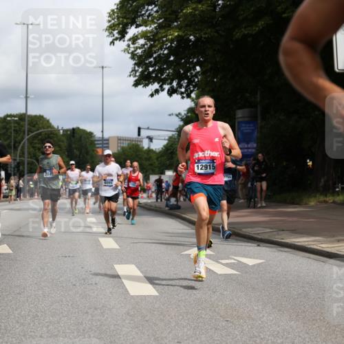 29.06.2025 - hella hamburg halbmarathon Yannick Fuchs http://msf.ph/oto/8223242 29.06.2025 10:33:12 20KM 1710, 2262, 2296, 2719, 2745, 2849, 3014, 3431, 4148, 5091, 5248, 6095, 6684, 7110, 8091, 9403, 10218, 11049, 11055, 11281, 11282, 11379, 12137, 12915, 13755, 13800, 14905, 15372, 16075, 16280, 17154, 17623, 17646, 17722, 18761, 19004, 19151 meine-sportfotos.de