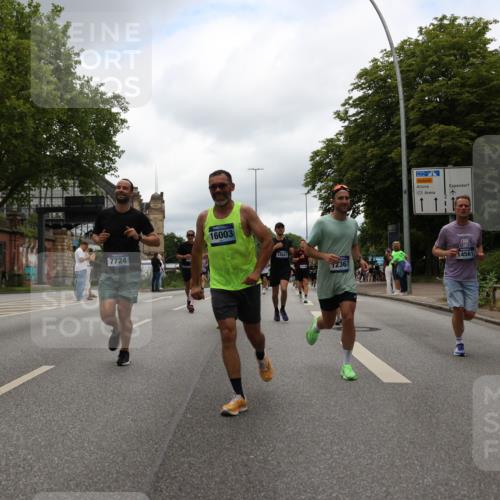 29.06.2025 - hella hamburg halbmarathon Yannick Fuchs http://msf.ph/oto/8223270 29.06.2025 10:46:13 20KM 2287, 2397, 2595, 4140, 4557, 4837, 5032, 5093, 5116, 5399, 5482, 6390, 6562, 7130, 7312, 7409, 7724, 7732, 8139, 8661, 8977, 9082, 9093, 9145, 9876, 10115, 11459, 11551, 12367, 12580, 13047, 13051, 13327, 14122, 14300, 14561, 15001, 15275, 15356, 15427, 15506, 15727, 15829, 15831, 16003, 16179, 16357, 16591, 18801 meine-sportfotos.de