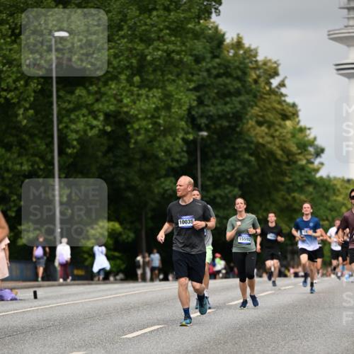 29.06.2025 - hella hamburg halbmarathon Dr. Thomas Lammeyer http://msf.ph/oto/8223293 29.06.2025 10:13:05 Kennedybrücke 1823, 2427, 3762, 4592, 4859, 6674, 7198, 9297, 9823, 9951, 9958, 10035, 10092, 10194, 10609, 10857 meine-sportfotos.de