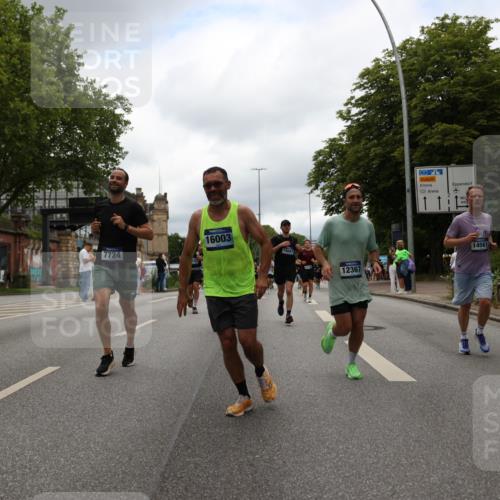 29.06.2025 - hella hamburg halbmarathon Yannick Fuchs http://msf.ph/oto/8223310 29.06.2025 10:46:13 20KM 2287, 2397, 2595, 4140, 4557, 4837, 5032, 5093, 5116, 5399, 5482, 6390, 6562, 7130, 7312, 7409, 7724, 7732, 8139, 8661, 8977, 9082, 9093, 9145, 9876, 10115, 11459, 11551, 12367, 12580, 13047, 13051, 13327, 14122, 14300, 14561, 15001, 15275, 15356, 15427, 15506, 15727, 15829, 15831, 16003, 16179, 16357, 16591, 18801 meine-sportfotos.de