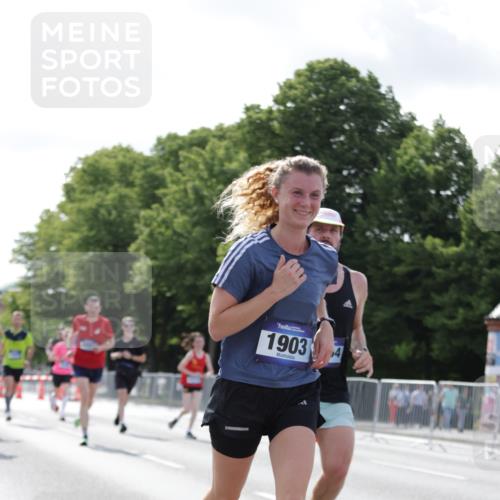 29.06.2025 - hella hamburg halbmarathon Jannik Wohlers http://msf.ph/oto/8223410 29.06.2025 09:51:14 Lombardsbrücke 1520, 1570, 1903, 1920, 2653, 2880, 2972, 3523, 4297, 4634, 4759, 4843, 4865, 4991, 4999, 5375, 5410, 6490, 7092, 7105, 7363, 8346, 8871, 9114, 9364, 10375, 10480, 10669, 10934, 11417, 11959, 12711, 12712, 13196, 13479, 14722, 14861, 15383, 15542, 15828, 15857, 15932, 16281, 16660, 17381, 17382, 17724, 18013, 18356, 18539, 18764, 18868, 18970 meine-sportfotos.de