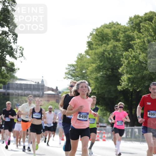 29.06.2025 - hella hamburg halbmarathon Jannik Wohlers http://msf.ph/oto/8223446 29.06.2025 09:51:15 Lombardsbrücke 1520, 1570, 1903, 1920, 2653, 2880, 2972, 4297, 4634, 4759, 4843, 4865, 4991, 4999, 5375, 5410, 6490, 7092, 7105, 7363, 8346, 8871, 9114, 9364, 10375, 10480, 10669, 10934, 11021, 11417, 11714, 11959, 12711, 12712, 13196, 13479, 14722, 14861, 15383, 15542, 15828, 15932, 16281, 16660, 17381, 17382, 17406, 17724, 18013, 18356, 18539, 18764 meine-sportfotos.de