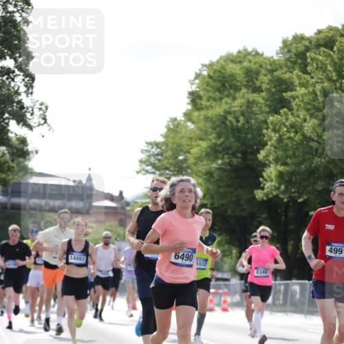 29.06.2025 - hella hamburg halbmarathon Jannik Wohlers http://msf.ph/oto/8223460 29.06.2025 09:51:15 Lombardsbrücke 1520, 1570, 1903, 1920, 2653, 2880, 2972, 4297, 4634, 4759, 4843, 4865, 4991, 4999, 5375, 5410, 6490, 7092, 7105, 7363, 8346, 8871, 9114, 9364, 10375, 10480, 10669, 10934, 11021, 11417, 11714, 11959, 12711, 12712, 13196, 13479, 14722, 14861, 15383, 15542, 15828, 15932, 16281, 16660, 17381, 17382, 17406, 17724, 18013, 18356, 18539, 18764 meine-sportfotos.de