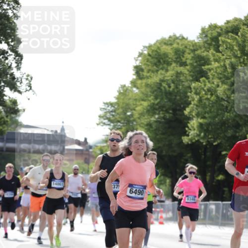 29.06.2025 - hella hamburg halbmarathon Jannik Wohlers http://msf.ph/oto/8223482 29.06.2025 09:51:15 Lombardsbrücke 1520, 1570, 1903, 1920, 2653, 2880, 2972, 4297, 4634, 4759, 4843, 4865, 4991, 4999, 5375, 5410, 6490, 7092, 7105, 7363, 8346, 8871, 9114, 9364, 10375, 10480, 10669, 10934, 11021, 11417, 11714, 11959, 12711, 12712, 13196, 13479, 14722, 14861, 15383, 15542, 15828, 15932, 16281, 16660, 17381, 17382, 17406, 17724, 18013, 18356, 18539, 18764 meine-sportfotos.de