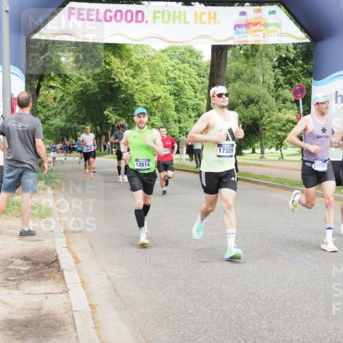 29.06.2025 - hella hamburg halbmarathon MichiJ http://msf.ph/oto/8223491 29.06.2025 10:24:50 Zwischen KM18-KM19 3843, 10877, 12447, 12462, 12514, 15701, 15959, 17691, 18841 meine-sportfotos.de