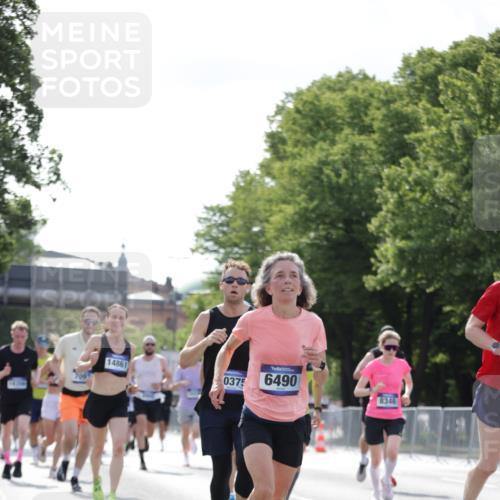 29.06.2025 - hella hamburg halbmarathon Jannik Wohlers http://msf.ph/oto/8223510 29.06.2025 09:51:15 Lombardsbrücke 1520, 1570, 1903, 1920, 2653, 2880, 2972, 4297, 4634, 4759, 4843, 4865, 4991, 4999, 5375, 5410, 6490, 7092, 7105, 7363, 8346, 8871, 9114, 9364, 10375, 10480, 10669, 10934, 11021, 11417, 11714, 11959, 12711, 12712, 13196, 13479, 14722, 14861, 15383, 15542, 15828, 15932, 16281, 16660, 17381, 17382, 17406, 17724, 18013, 18356, 18539, 18764 meine-sportfotos.de