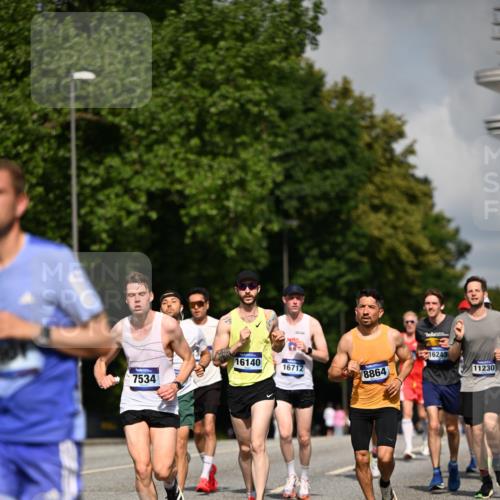 29.06.2025 - hella hamburg halbmarathon Dr. Thomas Lammeyer http://msf.ph/oto/8223518 29.06.2025 09:49:51 Kennedybrücke 1344, 1889, 2243, 3809, 3843, 3955, 4477, 4944, 5042, 5048, 7534, 7628, 7901, 8312, 8956, 10298, 10865, 10927, 10929, 11230, 11304 meine-sportfotos.de