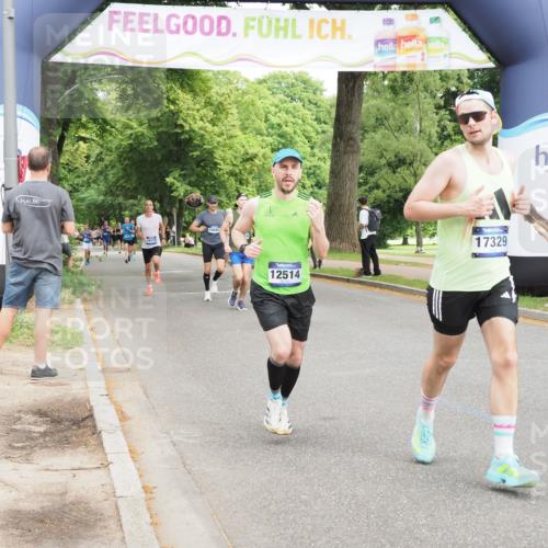 29.06.2025 - hella hamburg halbmarathon MichiJ http://msf.ph/oto/8223555 29.06.2025 10:24:51 Zwischen KM18-KM19 3843, 10877, 12462, 12514, 15701, 15959, 18259, 18841 meine-sportfotos.de