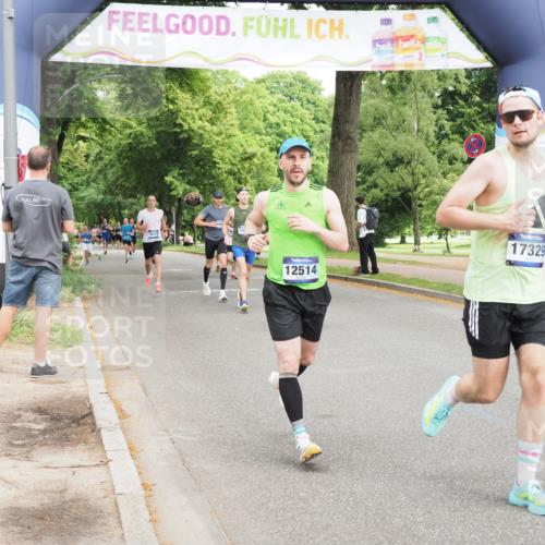 29.06.2025 - hella hamburg halbmarathon MichiJ http://msf.ph/oto/8223570 29.06.2025 10:24:51 Zwischen KM18-KM19 3843, 10877, 12462, 12514, 15701, 15959, 18259, 18841 meine-sportfotos.de