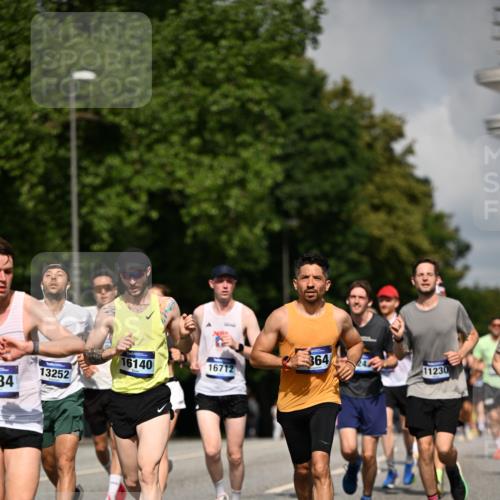 29.06.2025 - hella hamburg halbmarathon Dr. Thomas Lammeyer http://msf.ph/oto/8223677 29.06.2025 09:49:52 Kennedybrücke 1344, 1889, 2243, 3809, 3955, 4477, 4944, 5042, 5048, 7534, 7628, 7901, 8312, 8956, 10298, 10865, 10927, 10929, 11230, 11304 meine-sportfotos.de