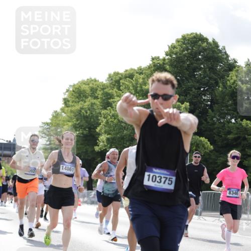 29.06.2025 - hella hamburg halbmarathon Jannik Wohlers http://msf.ph/oto/8223701 29.06.2025 09:51:18 Lombardsbrücke 1520, 1570, 1903, 2653, 2880, 3437, 4297, 4634, 4843, 4865, 4991, 5375, 5410, 6490, 7092, 7105, 7363, 8346, 8871, 8900, 9114, 9364, 10319, 10375, 10480, 10669, 10934, 11021, 11417, 11714, 12623, 12711, 12712, 13183, 13196, 13479, 14346, 14722, 14861, 15542, 15828, 15932, 16281, 16660, 17381, 17382, 17406, 18049, 18356, 18539, 18764 meine-sportfotos.de