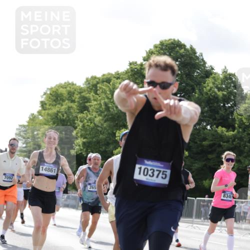 29.06.2025 - hella hamburg halbmarathon Jannik Wohlers http://msf.ph/oto/8223738 29.06.2025 09:51:18 Lombardsbrücke 1520, 1570, 1903, 2653, 2880, 3437, 4297, 4634, 4843, 4865, 4991, 5375, 5410, 6490, 7092, 7105, 7363, 8346, 8871, 8900, 9114, 9364, 10319, 10375, 10480, 10669, 10934, 11021, 11417, 11714, 12623, 12711, 12712, 13183, 13196, 13479, 14346, 14722, 14861, 15542, 15828, 15932, 16281, 16660, 17381, 17382, 17406, 18049, 18356, 18539, 18764 meine-sportfotos.de