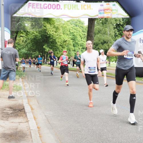29.06.2025 - hella hamburg halbmarathon MichiJ http://msf.ph/oto/8223748 29.06.2025 10:24:55 Zwischen KM18-KM19 3843, 12488, 12514, 14875, 15701, 15959, 16119, 18259 meine-sportfotos.de