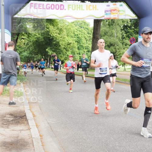 29.06.2025 - hella hamburg halbmarathon MichiJ http://msf.ph/oto/8223776 29.06.2025 10:24:55 Zwischen KM18-KM19 3843, 12488, 12514, 14875, 15701, 15959, 16119, 18259 meine-sportfotos.de