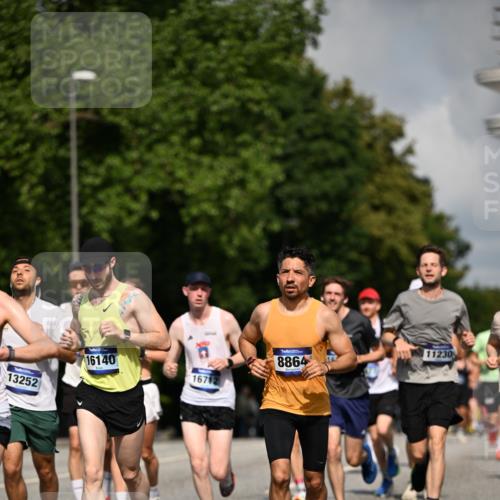 29.06.2025 - hella hamburg halbmarathon Dr. Thomas Lammeyer http://msf.ph/oto/8223829 29.06.2025 09:49:52 Kennedybrücke 1344, 1889, 2243, 3809, 3955, 4477, 4944, 5042, 5048, 7534, 7628, 7901, 8312, 8956, 10298, 10865, 10927, 10929, 11230, 11304 meine-sportfotos.de