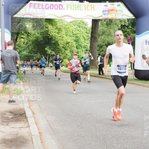 29.06.2025 - hella hamburg halbmarathon MichiJ http://msf.ph/oto/8223836 29.06.2025 10:24:55 Zwischen KM18-KM19 3843, 12488, 12514, 14875, 15701, 15959, 16119, 18259 meine-sportfotos.de