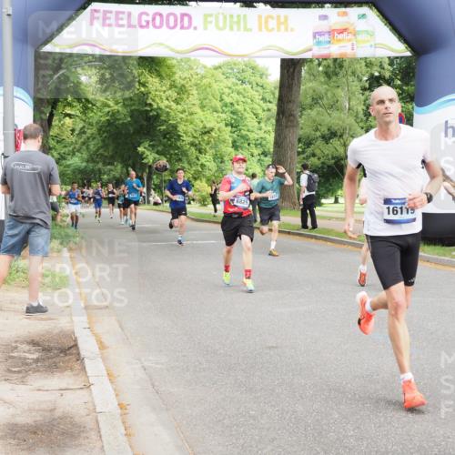 29.06.2025 - hella hamburg halbmarathon MichiJ http://msf.ph/oto/8223857 29.06.2025 10:24:55 Zwischen KM18-KM19 3843, 12488, 12514, 14875, 15701, 15959, 16119, 18259 meine-sportfotos.de