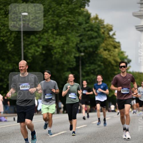 29.06.2025 - hella hamburg halbmarathon Dr. Thomas Lammeyer http://msf.ph/oto/8223865 29.06.2025 10:13:08 Kennedybrücke 1823, 2427, 3762, 4592, 4859, 7081, 7198, 9297, 9306, 9823, 9951, 9958, 10035, 10092, 10194, 10609 meine-sportfotos.de