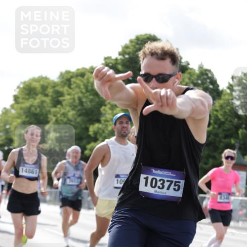 29.06.2025 - hella hamburg halbmarathon Jannik Wohlers http://msf.ph/oto/8223894 29.06.2025 09:51:19 Lombardsbrücke 1520, 1570, 1903, 2653, 2880, 3437, 4297, 4634, 4843, 4865, 4991, 5375, 5410, 6490, 7092, 7105, 7363, 8346, 8871, 8900, 9114, 9364, 10319, 10375, 10480, 10669, 10934, 11021, 11417, 11714, 12623, 12711, 12712, 13183, 13196, 13479, 14346, 14722, 14861, 15542, 15828, 15932, 16281, 16660, 17381, 17382, 17406, 18049, 18356, 18539, 18764 meine-sportfotos.de