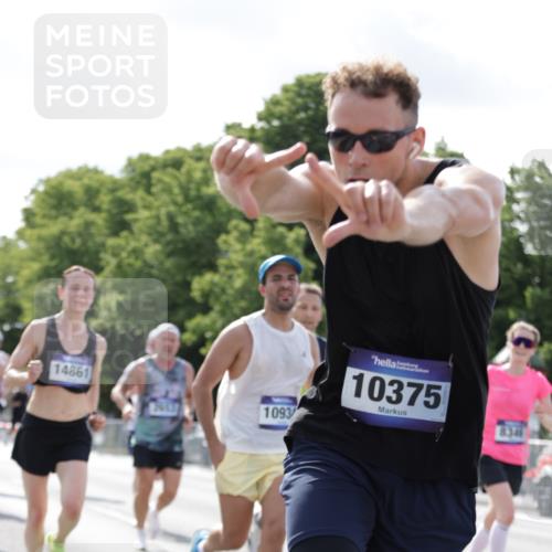 29.06.2025 - hella hamburg halbmarathon Jannik Wohlers http://msf.ph/oto/8223908 29.06.2025 09:51:19 Lombardsbrücke 1520, 1570, 1903, 2653, 2880, 3437, 4297, 4634, 4843, 4865, 4991, 5375, 5410, 6490, 7092, 7105, 7363, 8346, 8871, 8900, 9114, 9364, 10319, 10375, 10480, 10669, 10934, 11021, 11417, 11714, 12623, 12711, 12712, 13183, 13196, 13479, 14346, 14722, 14861, 15542, 15828, 15932, 16281, 16660, 17381, 17382, 17406, 18049, 18356, 18539, 18764 meine-sportfotos.de