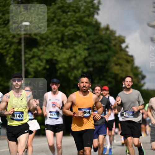 29.06.2025 - hella hamburg halbmarathon Dr. Thomas Lammeyer http://msf.ph/oto/8223934 29.06.2025 09:49:53 Kennedybrücke 1344, 1889, 2243, 3809, 3955, 4477, 4944, 5048, 5660, 7534, 7628, 7901, 8312, 8956, 10298, 10865, 10927, 10929, 11230, 11304 meine-sportfotos.de