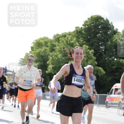 29.06.2025 - hella hamburg halbmarathon Jannik Wohlers http://msf.ph/oto/8223988 29.06.2025 09:51:19 Lombardsbrücke 1520, 1570, 1903, 2653, 2880, 3437, 4297, 4634, 4843, 4865, 4991, 5375, 5410, 6490, 7092, 7105, 7363, 8346, 8871, 8900, 9114, 9364, 10319, 10375, 10480, 10669, 10934, 11021, 11417, 11714, 12623, 12711, 12712, 13183, 13196, 13479, 14346, 14722, 14861, 15542, 15828, 15932, 16281, 16660, 17381, 17382, 17406, 18049, 18356, 18539, 18764 meine-sportfotos.de