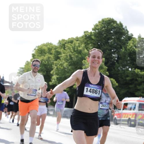 29.06.2025 - hella hamburg halbmarathon Jannik Wohlers http://msf.ph/oto/8224016 29.06.2025 09:51:20 Lombardsbrücke 1520, 1570, 1903, 2653, 2880, 3437, 4297, 4634, 4843, 4865, 4991, 5375, 5410, 6490, 7092, 7105, 7363, 8346, 8871, 8900, 9114, 9364, 10319, 10375, 10480, 10669, 10934, 11021, 11417, 11714, 12623, 12711, 12712, 13183, 13196, 13479, 14346, 14722, 14861, 15185, 15542, 15828, 15932, 16281, 16503, 16660, 17381, 17382, 17406, 18049, 18356, 18539, 18764 meine-sportfotos.de