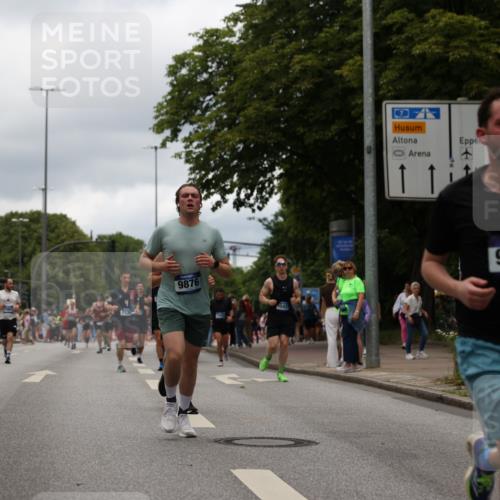 29.06.2025 - hella hamburg halbmarathon Yannick Fuchs http://msf.ph/oto/8224026 29.06.2025 10:46:23 20KM 2287, 2595, 3715, 4557, 4558, 4837, 5032, 5093, 5116, 5378, 5399, 5482, 6164, 6390, 6561, 6562, 7130, 7312, 7475, 7732, 7896, 8139, 8172, 8316, 8661, 8720, 8977, 9093, 9145, 9876, 10115, 11459, 12135, 13301, 13327, 14300, 14791, 15001, 15144, 15275, 15427, 15446, 15506, 15690, 16320, 16357, 17773, 18801 meine-sportfotos.de