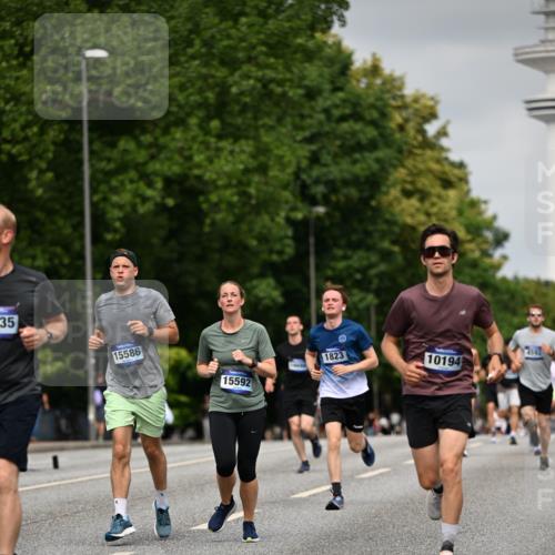 29.06.2025 - hella hamburg halbmarathon Dr. Thomas Lammeyer http://msf.ph/oto/8224052 29.06.2025 10:13:09 Kennedybrücke 1823, 2427, 3762, 4592, 4859, 7081, 7198, 9297, 9306, 9823, 9951, 9958, 10035, 10092, 10194, 10609 meine-sportfotos.de