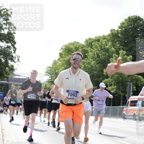 29.06.2025 - hella hamburg halbmarathon Jannik Wohlers http://msf.ph/oto/8224083 29.06.2025 09:51:20 Lombardsbrücke 1520, 1570, 1903, 2653, 2880, 3437, 4297, 4634, 4843, 4865, 4991, 5375, 5410, 6490, 7092, 7105, 7363, 8346, 8871, 8900, 9114, 9364, 10319, 10375, 10480, 10669, 10934, 11021, 11417, 11714, 12623, 12711, 12712, 13183, 13196, 13479, 14346, 14722, 14861, 15185, 15542, 15828, 15932, 16281, 16503, 16660, 17381, 17382, 17406, 18049, 18356, 18539, 18764 meine-sportfotos.de
