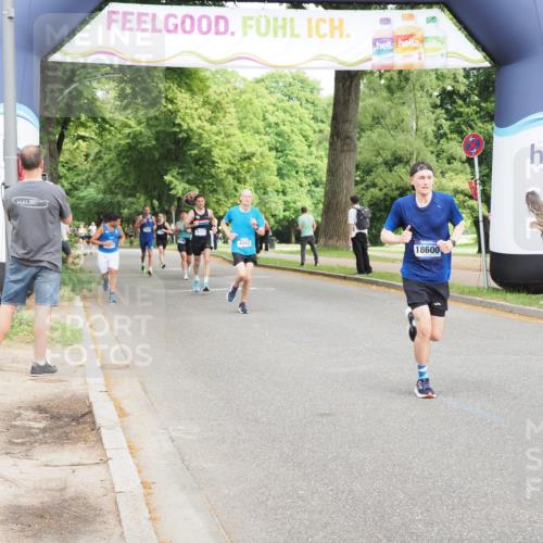 29.06.2025 - hella hamburg halbmarathon MichiJ http://msf.ph/oto/8224125 29.06.2025 10:24:59 Zwischen KM18-KM19 4062, 6829, 7831, 12488, 14875, 16119, 18259, 18600 meine-sportfotos.de