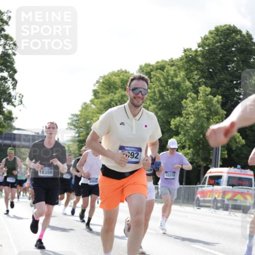 29.06.2025 - hella hamburg halbmarathon Jannik Wohlers http://msf.ph/oto/8224147 29.06.2025 09:51:20 Lombardsbrücke 1520, 1570, 1903, 2653, 2880, 3437, 4297, 4634, 4843, 4865, 4991, 5375, 5410, 6490, 7092, 7105, 7363, 8346, 8871, 8900, 9114, 9364, 10319, 10375, 10480, 10669, 10934, 11021, 11417, 11714, 12623, 12711, 12712, 13183, 13196, 13479, 14346, 14722, 14861, 15185, 15542, 15828, 15932, 16281, 16503, 16660, 17381, 17382, 17406, 18049, 18356, 18539, 18764 meine-sportfotos.de