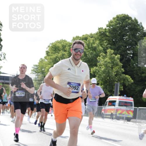 29.06.2025 - hella hamburg halbmarathon Jannik Wohlers http://msf.ph/oto/8224185 29.06.2025 09:51:20 Lombardsbrücke 1520, 1570, 1903, 2653, 2880, 3437, 4297, 4634, 4843, 4865, 4991, 5375, 5410, 6490, 7092, 7105, 7363, 8346, 8871, 8900, 9114, 9364, 10319, 10375, 10480, 10669, 10934, 11021, 11417, 11714, 12623, 12711, 12712, 13183, 13196, 13479, 14346, 14722, 14861, 15185, 15542, 15828, 15932, 16281, 16503, 16660, 17381, 17382, 17406, 18049, 18356, 18539, 18764 meine-sportfotos.de